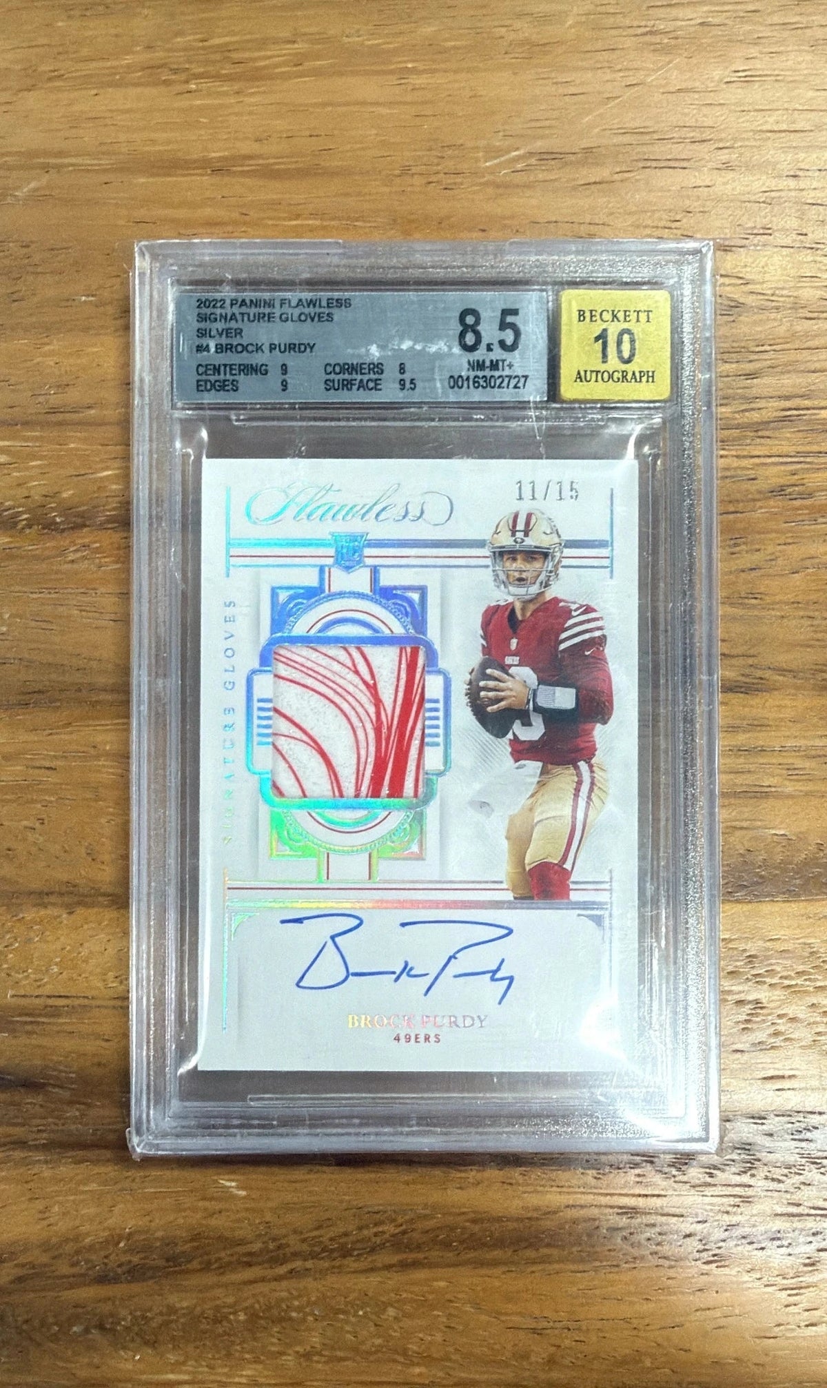 2022 FLAWLESS BROCK PURDY GLOVES PATCH AUTO /15 BGS 8.5/10